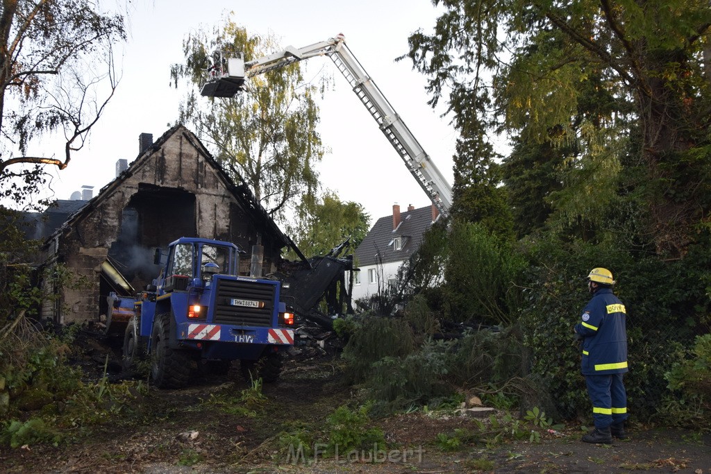 Grossfeuer Einfamilienhaus Siegburg Muehlengrabenstr P0907.JPG - Miklos Laubert